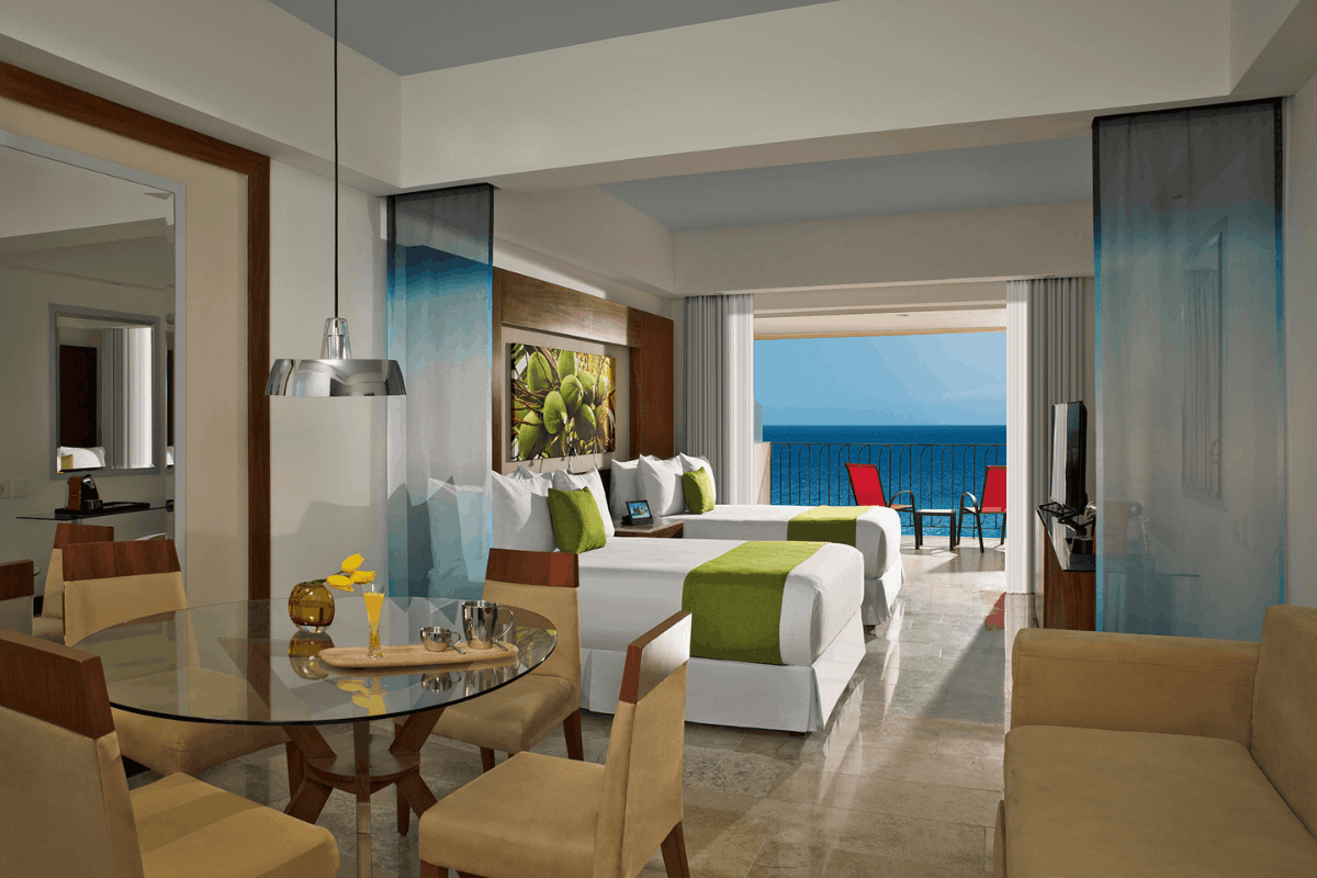 Altitude Club Junior Suite con vista al mar en Krystal Grand Nuevo Vallarta.